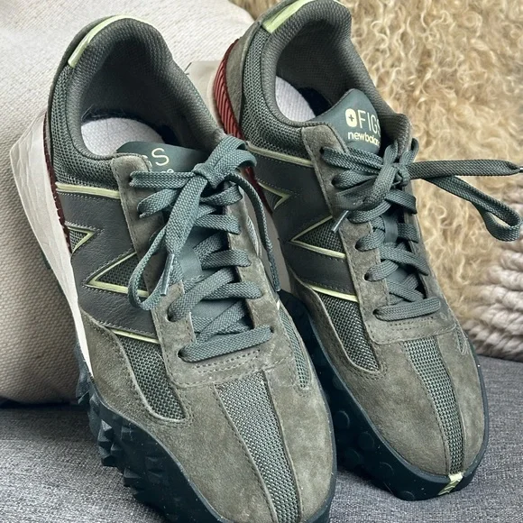 New Balance x Figs Sneakers - Picture 8 of 8